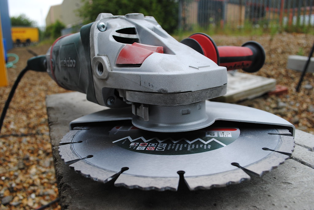 DeWalt 20V Max XR Impact Driver Review: Two Years on a Contractor”s Go-To Driver