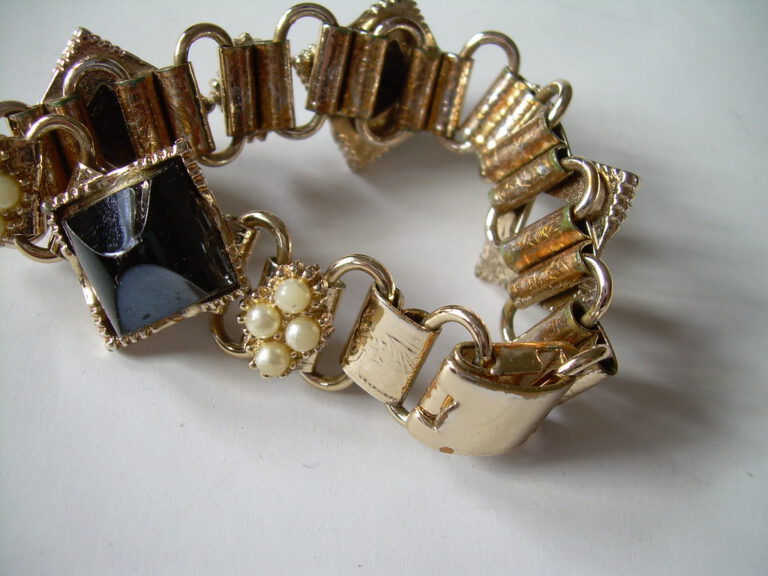 Mercylion Jewelry Review: Affordable Statement Pieces That Don’t Tarnish